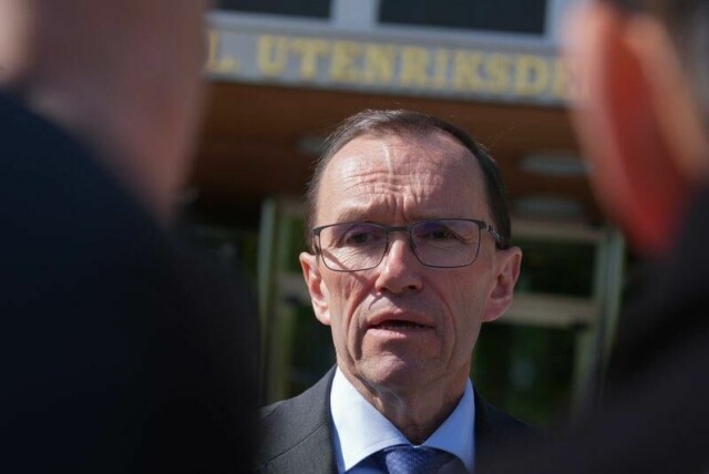 Utenriksminister Espen Barth Eide (Ap) ønsker våpenhvilen mellom India og Pakistan velkommen.