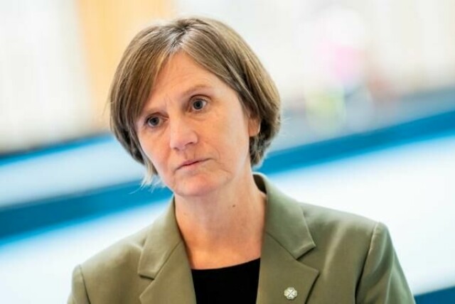 Kjersti Toppe (Sp) mener tilliten til norsk fødselsomsorg må gjenopprettes.