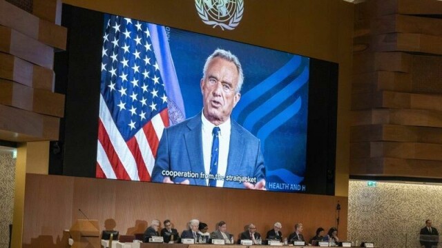 USAs helseminister Robert Kennedy Jr. kom med en uttalelse via en innspilt video til generalforsamlingen i Verdens helseorganisasjon tirsdag.