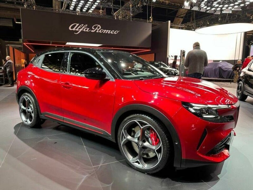 Alfa Romeo håper at den elektriske Junior-modellen skal løfte salget vesentlig. Alfa Romeo håper at den elektriske Junior-modellen skal løfte salget vesentlig. Foto: Ivar Engerud / FInansavisen