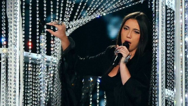 Yuval Raphael representerer Israel i Eurovision. Her frå delfinalen torsdag.