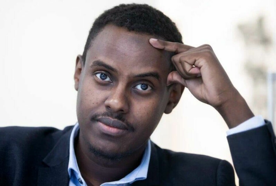 Sadad Dakhare sender penger til familie i Somalia ved høytider. Medisinstudenten er usikker på utviklingseffekten, men sier overføringer fra diaspora er en viktig livline for mange som bor i fattige land. – Overføringene kan gjøre stor forskjell for den enkelte, sier Dakhare. Sadad Dakhare sender penger til familie i Somalia ved høytider. Medisinstudenten er usikker på utviklingseffekten, men sier overføringer fra diaspora er en viktig livline for mange som bor i fattige land. – Overføringene kan gjøre stor forskjell for den enkelte, sier Dakhare. Foto: Espen Røst / Panorama nyheter