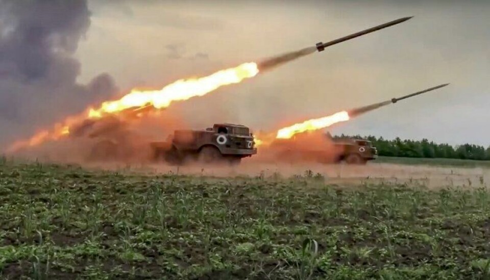 Russiske militære har frigitt disse bildene av rakettartilleri som avfyres mot mål i Ukraina. Russiske militære har frigitt disse bildene av rakettartilleri som avfyres mot mål i Ukraina. Foto: Russlands forsvarsdepartement / AP / NTB