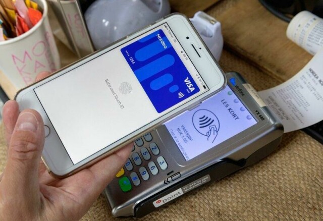 Stadig flere betaler nå med mobilen.