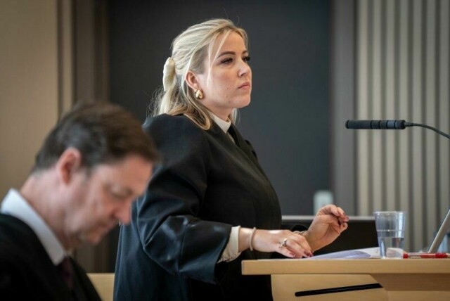 Forsvarerne Heidi Reisvang og John Christian Elden avslutter sitt sluttinnlegg i retten torsdag, etter sju uker med rettssaken mot Gjert Ingebrigtsen i Sør-Rogaland tingrett. Tross steile fronter skal klienten ha et ønske om å gjenforenes med de fem barna som har brutt med ham.