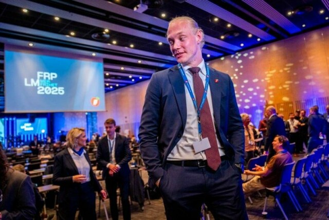 Én av fem unge har lav eller ingen tillit til redaktørstyrte medier. Det bekymrer FpU-leder Simen Velle.