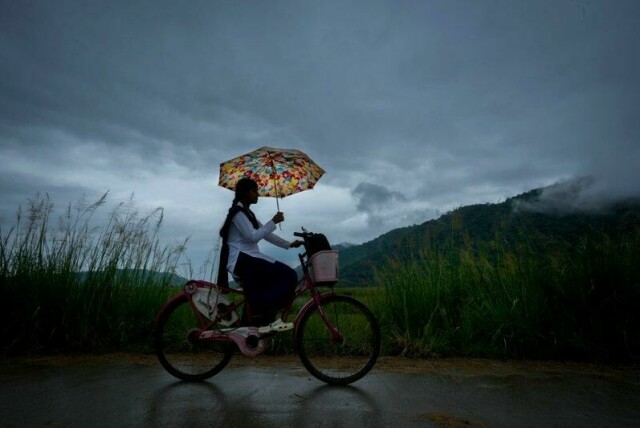 Fra monsunsesongen i Guwahati i India i fjor sommer. Årets regnsesong blir trolig ekstra våt, ifølge indiske myndigheter.