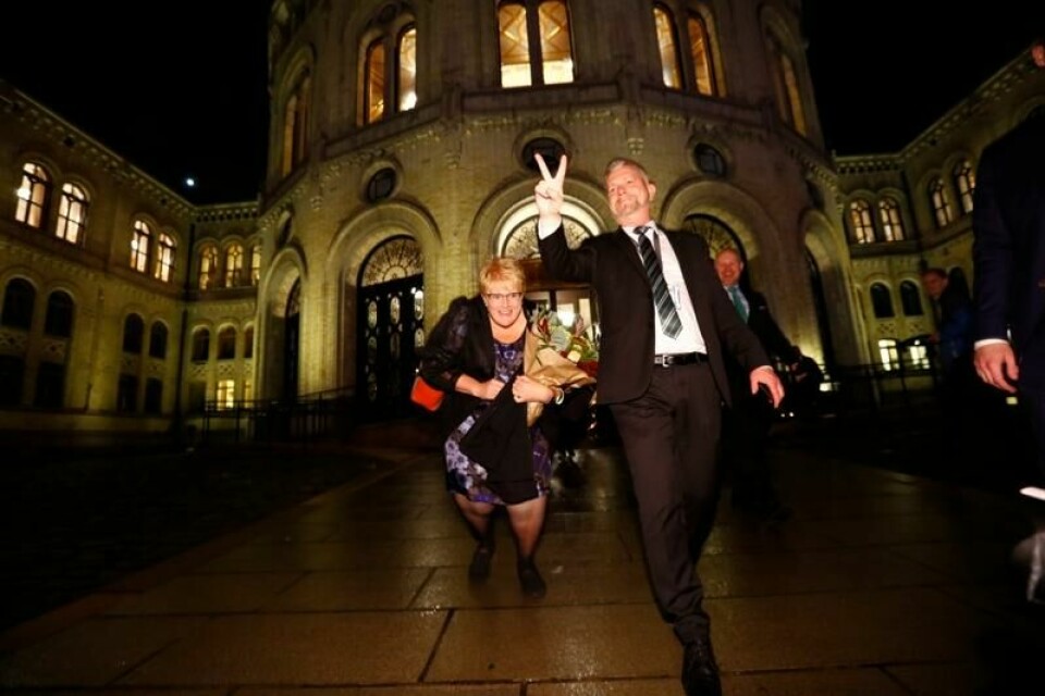 Venstreleder Trine Skei Grande og pressesjef Jan-Christian Kolstø etter partilederrunden i vandrehallen på Stortinget etter at partiet i 2017 klarte å klatre over sperregrensen på 4 prosent. Venstreleder Trine Skei Grande og pressesjef Jan-Christian Kolstø etter partilederrunden i vandrehallen på Stortinget etter at partiet i 2017 klarte å klatre over sperregrensen på 4 prosent. Foto: Heiko Junge / NTB