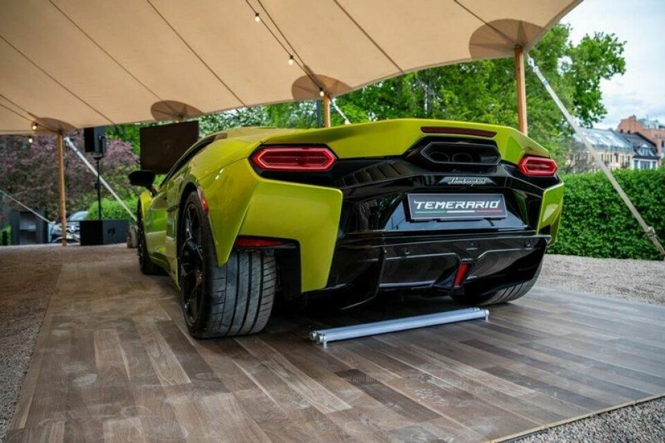 Lamborghini Temerario har 920 hestekrefter og en hekk som overgår det meste. Lamborghini Temerario har 920 hestekrefter og en hekk som overgår det meste. Foto: Håkon Sæbø / Finansavisen