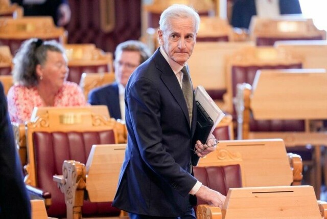 Statsminister Jonas Gahr Støre (Ap) ser fortsatt store muligheter for utbygging av havvind og forsvarte satsingen i Stortingets spørretime.