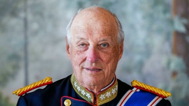 Kong Harald er blitt æresmedlem i Norges idrettsforbund.