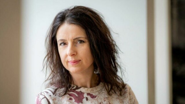 Jenny Klinge sitter i næringskomiteen for Senterpartiet. Nå oppfordrer hun partiets gamle regjeringspartner Ap om å stille opp og sørge for flertall for flere konkrete forslag som kan kneble matvaregigantenes markedsmakt.