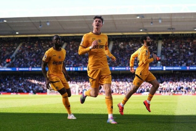 Jørgen Strand Larsen scoret igjen for Wolverhampton.