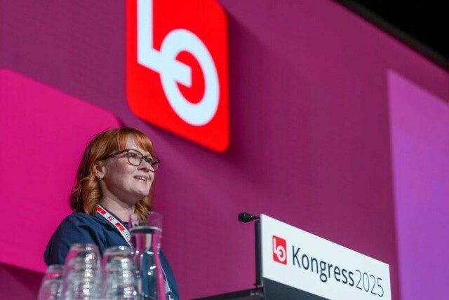 Fellesforbundets nestleder Kine Asper Vistnes på talerstolen på LOs kongress i Folkets Hus onsdag.