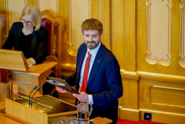 Helse- og omsorgsminister Jan Christian Vestre (Ap) er nå for EU etter å ha vært i tenkeboksen lenge.
