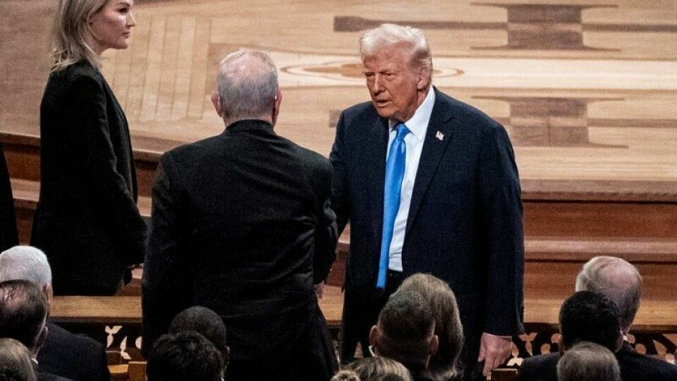 Donald Trump møter Al Gore i begravelsen til tidligere president Jimmy Carter. Donald Trump møter Al Gore i begravelsen til tidligere president Jimmy Carter. Foto: Haiyun Jiang for The New York Times / AP / NTB