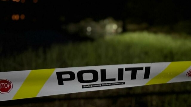 Politisperring på stedet der en bil havnet i elva i Lindesnes kommune.