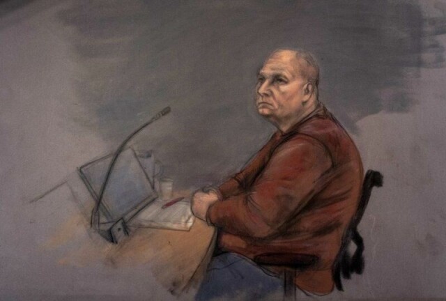 Tiltalte Jan Helge Andersen ga onsdag den samme forklaringen om barnedrapene i Baneheia for snart 25 år siden som tidligere: Han hevder det var Viggo Kristiansen som tok initiativ og som var den aktive part under hele hendelsesforløpet. Tegning: Ane Hem / NTB