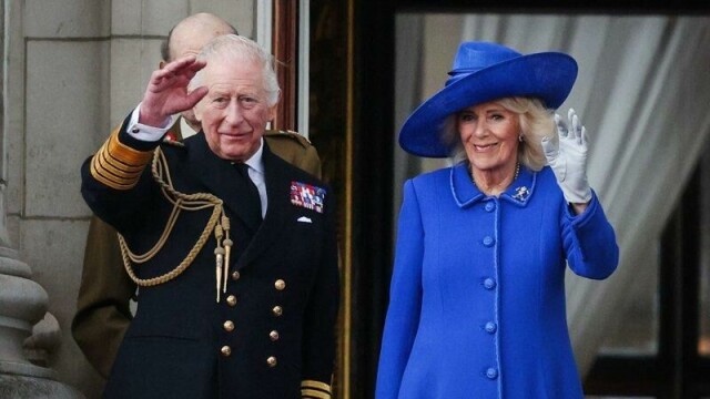 Kong Charles og dronning Camilla har lagt ned forbud mot spesielt to husholdningsprodukter i Buckingham Palace, ifølge tidligere renholder ved hoffet. Her er paret avbildet tidligere i mai.