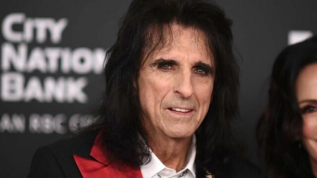 Alice Cooper på Rock & Roll Hall of Fame i Los Angeles i 2022. Allerede det året startet innspillingen av den siste plata han nå slipper sammen med originalbesetningen fra 1974.