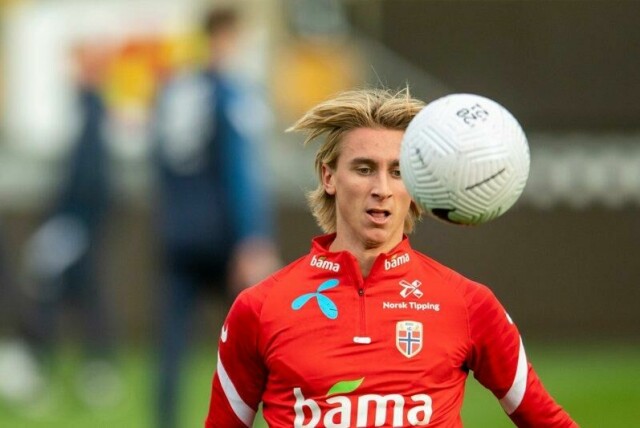 Dennis Tørset Johnsen og hans Cremonese sikret søndag opprykk til Serie A.