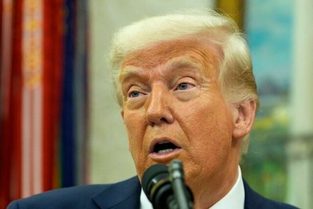 Donald Trump sier han bare gjør det han er valgt til å gjøre, når han jobber for massedeportasjon av migranter fra USA, men at rettsvesenet stikker kjepper i hjulene.