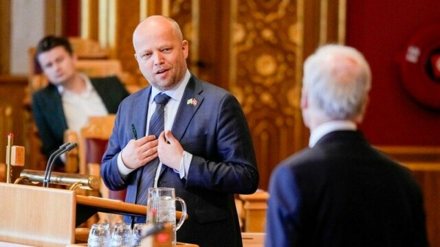 Trygve Slagsvold Vedum ønsker lønnstak for ledere i staten.