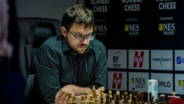 Maxime Vachier-Lagrave møter Magnus Carlsen i storfinalen i Champions Chess-turneringen fredag.