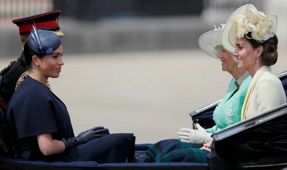 Prinsesse Kate og hertuginne Meghan ryktes å ha hatt en stygg krangel før Meghans bryllup i 2018. Nå kommer nye opplysninger om feiden frem. Her avbildet i 2019. Prinsesse Kate og hertuginne Meghan ryktes å ha hatt en stygg krangel før Meghans bryllup i 2018. Nå kommer nye opplysninger om feiden frem. Her avbildet i 2019. Foto: Frank Augstein / AP Photo / File / NTB