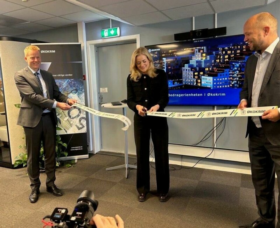 Økokrim-sjef Pål Lønseth (t.v.) og tidligere finansminister Trygve Slagsvold Vedum holdt politisperrebåndet daværende justisminister Emilie Enger Mehl klippet over i oktober 2024. Økokrim-sjef Pål Lønseth (t.v.) og tidligere finansminister Trygve Slagsvold Vedum holdt politisperrebåndet daværende justisminister Emilie Enger Mehl klippet over i oktober 2024. Foto: Økokrim