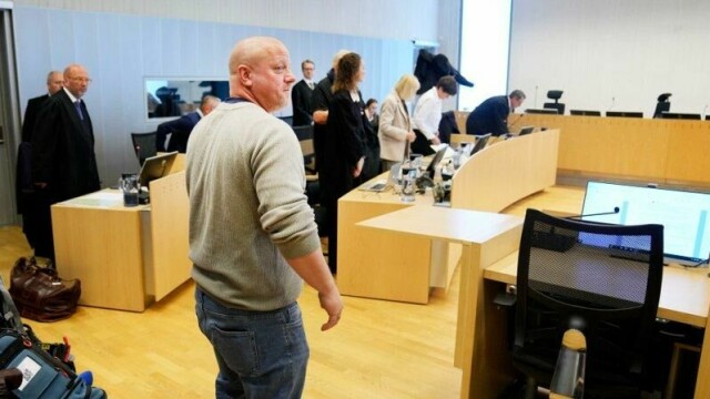 Viggo Kristiansen og advokat Brynjar Meling i rettslokalet i ankesaken mot Jan Helge Andersen i Baneheia-saken i Gulating lagmannsrett i Bergen.