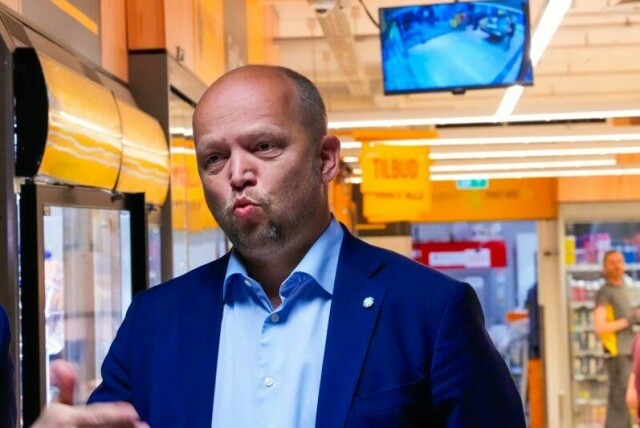 – Vi kommer ikke til å gå i regjering med SV til høsten, sier Senterpartiets leder Trygve Slagsvold Vedum.