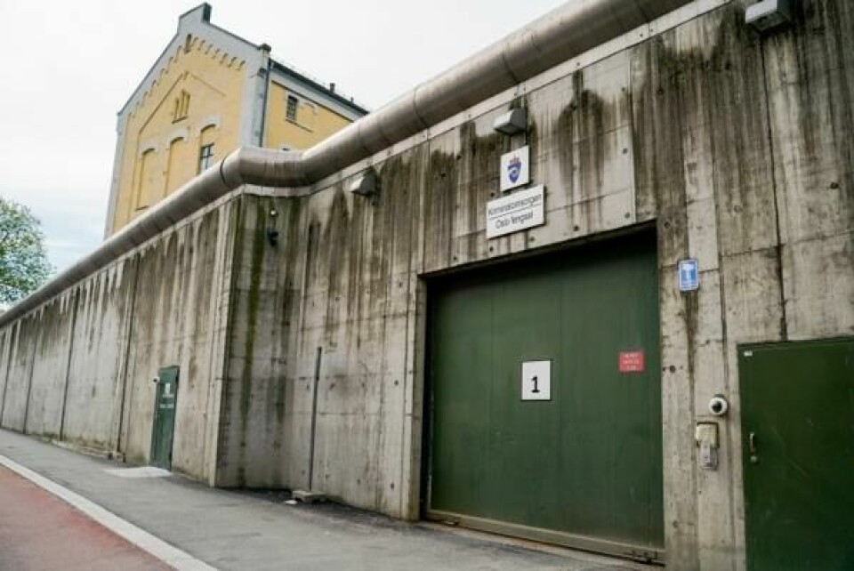 Oslo fengsel på Grønland i Oslo skal snart rives. Men før den tid skal forholdene for de innsatte bedres, lover Kriminalomsorgsdirektoratet.