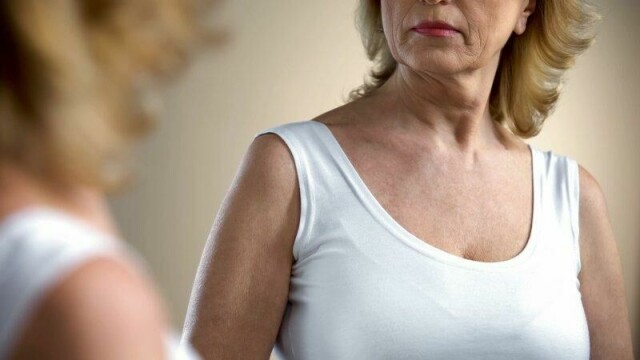 Illustrasjonsfoto: Kvinne (67) ønsker seg kjæreste, men lurer på om hun er attraktiv med tanke på alderen.