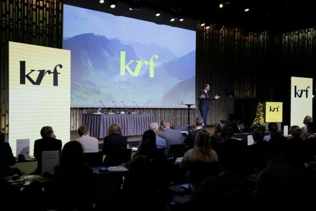 Leder i KrF, Dag-Inge Ulstein, taler til landsmøtet i Kristelig Folkeparti i Bergen torsdag. Partiet kjemper for å nå sperregrensa i høstens valg.