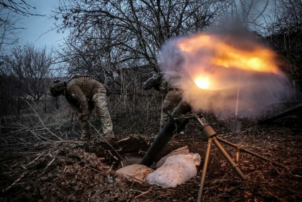 På dette bildet, tatt 16. mars 2025 og levert av Ukrainas 24. mekaniserte brigades pressetjeneste, skyter ukrainske soldater med rakettkaster mot russiske hærstillinger nær Chasiv Yar, Donetsk-regionen, Ukraina, søndag 16. mars 2025. (Oleg Petrasiuk/Ukrainas 24. brigade via mekaniserte brigade) På dette bildet, tatt 16. mars 2025 og levert av Ukrainas 24. mekaniserte brigades pressetjeneste, skyter ukrainske soldater med rakettkaster mot russiske hærstillinger nær Chasiv Yar, Donetsk-regionen, Ukraina, søndag 16. mars 2025. (Oleg Petrasiuk/Ukrainas 24. brigade via mekaniserte brigade) Foto: AP/NTB