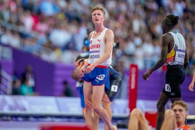 Narve Gilje Nordås under 5000-meterfinalen på Stade de France under sommer-OL i Paris 2024.