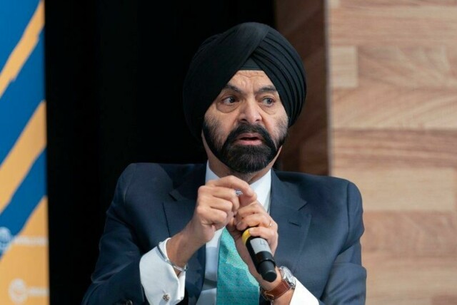 Verdensbankens leder Ajay Banga oppfordrer verdens utviklingsland til å forhandle med USA om handelsavtaler så raskt som mulig.