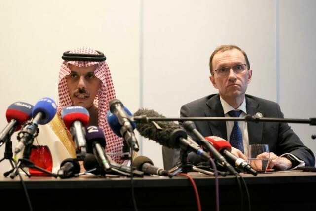 Israel nekter arabiske utenriksministre med Saudi-Arabias Faisal bin Farhan (t.v.) i spissen å møte palestinernes president Mahmoud Abbas i Ramallah. Forrige helg deltok prins Faisal sammen med utenriksminister Espen Barth Eide (Ap) på et møte om Palestina i Brussel.