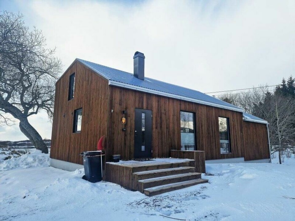 Huset ligger omtrent tre timers kjøring fra Evenes, som er nærmeste flyplass for større passasjerfly. Foto: Anders Horntvedt Huset ligger omtrent tre timers kjøring fra Evenes, som er nærmeste flyplass for større passasjerfly. Foto: Anders Horntvedt Foto: Anders Horntvedt / Finansavisen