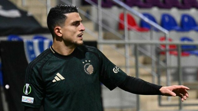 Mohamed Elyounoussi og hans FCK ble seriemestere søndag.