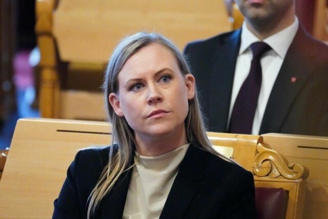 Barne- og familieminister Lene Vågslid redegjør for FNs barnekomité hvordan Norge har fulgt opp kritikken fra forrige rapport.