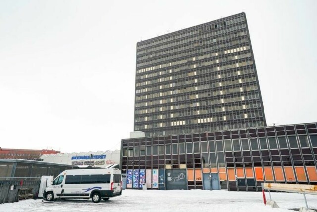 Oslo kommune foreslår å bygge fem nye høyblokker på Økern. Den gamle høyblokka fra 70-tallet påbygges til 70 meter. Det gamle kjøpesenteret skal rives.