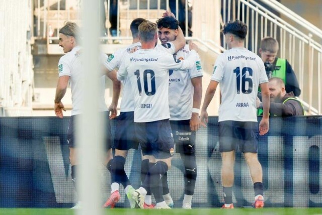 Sarpsborg 20250427. Strømsgodsets Marko Farji jubler etter 0-1 målet under eliteseriekampen i fotball mellom Sarpsborg og Strømsgodset på Sarpsborg stadion.