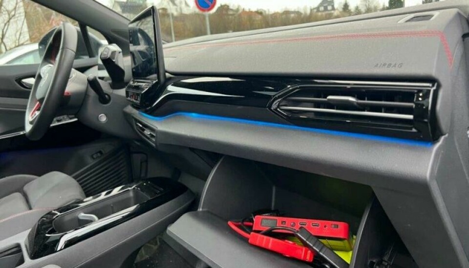 SMART: En såkalt batteribooster kan være redningen når startbatteriet på bilen svikter. Har du dette i hanskerommet, vil du i de aller fleste tilfeller også vært selvhjulpen.