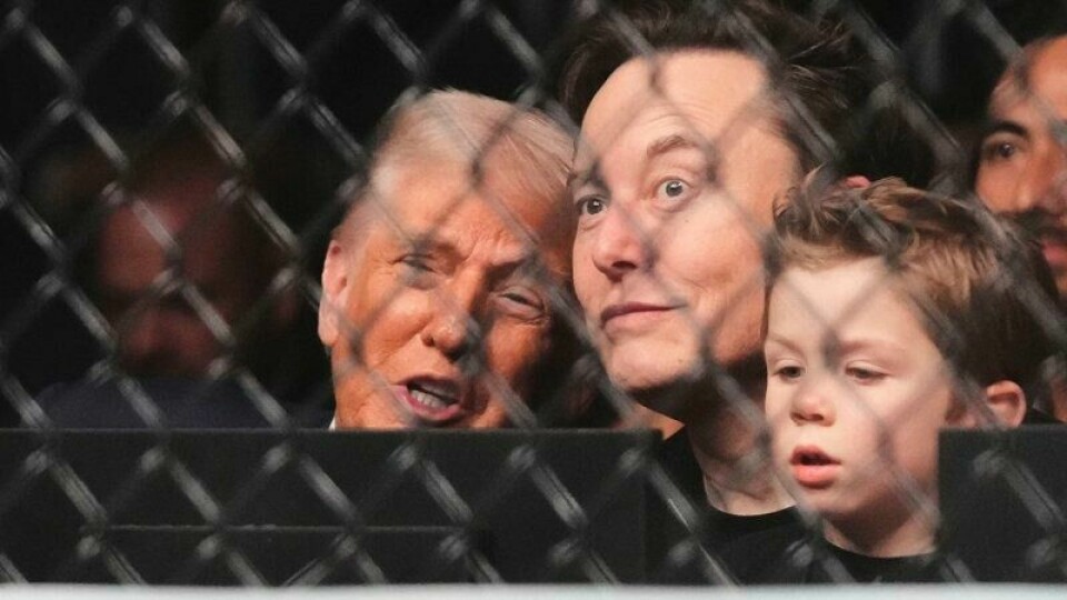 President Donald Trump, Elon Musk og hans sønnX Æ A-Xii fotografer på et kampsportstevne i Miami 12. april. Et par uker senere trådte Musk av som DOGE-sjef. President Donald Trump, Elon Musk og hans sønnX Æ A-Xii fotografer på et kampsportstevne i Miami 12. april. Et par uker senere trådte Musk av som DOGE-sjef. Foto: Lynne Sladky / NTB