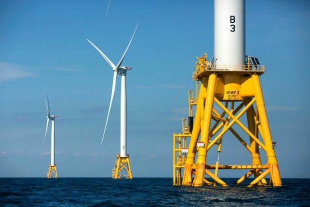 Det danske energiselskapet Ørsted dropper et stort havvindprosjekt verdt opp mot 7 milliarder kroner i Storbritannia. Bildet viser Ørsteds vindturbiner utenfor kysten av USA.