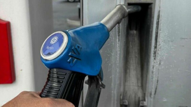 Bensin og diesel har sunket i pris den siste tiden, men norske priser er som landeveisrøveri å regne sammenlignet med de billigste.