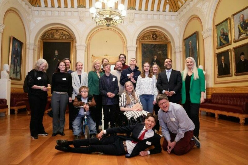 «Team Pølsa»-stjernene besøkte stortingspresident Masud Gharahkhani og Stortinget sammen med foreldre og barn for å møte politikere fra familie- og kulturkomiteen og helse- og omsorgskomiteen. Der leverte de innspill om tiltak for bedre inkludering og tilrettelegging for barn og unge med nedsatt funksjonsevne. «Team Pølsa»-stjernene besøkte stortingspresident Masud Gharahkhani og Stortinget sammen med foreldre og barn for å møte politikere fra familie- og kulturkomiteen og helse- og omsorgskomiteen. Der leverte de innspill om tiltak for bedre inkludering og tilrettelegging for barn og unge med nedsatt funksjonsevne. Foto: Javad Parsa / NTB