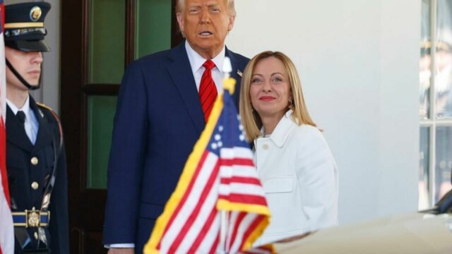 Italias statsminister Giorgia Meloni (til høyre) møtte USAs president Donald Trump i Det hvite hus torsdag.